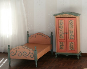 Set of wardrobe and bed of Dutch-style, hand-painted in salmon and green with aged for a Dollhouse effect.