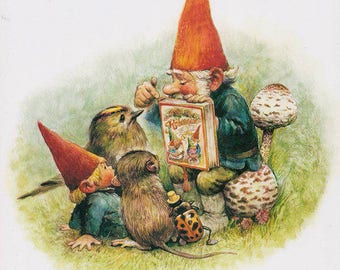 Vintage art print 80s. David the gnome is reading aloud. By Rien Poortvliet.