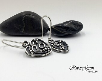 Silver Heart Earrings, Argentium Silver Granulated Heart Earrings, Dangle Earrings, Argentium Silver Earrings, Oxidized Earrings
