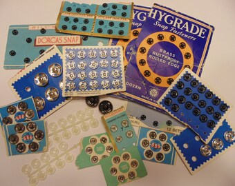 156 piece collection of vintage push buttons, 6-15 mm (45)