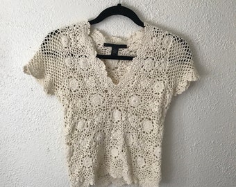 Vintage 1990s LUCKY BRAND white crocheted short sleeve womens top size small