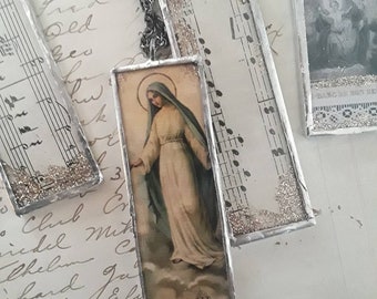 Vintage Blessed Mother Mary Religious soldered charm necklace