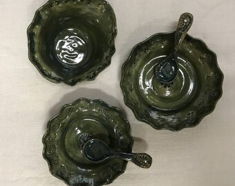 Three emerald green bowls in stoneware. Set of 3 unique bowls, Wheel thrown Stoneware Clay Pottery