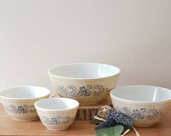Vintage Pyrex Mixing Bowl Set Homestead 1970's 4 Pyrex Nesting Bowls