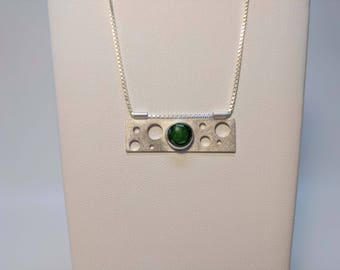Suspend Pendant: Nephrite Jade
