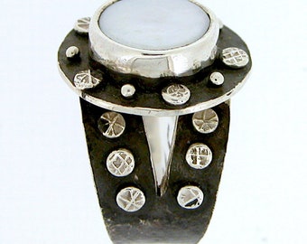 White Coin Pearl Ring
