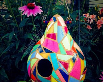 Birdhouse gourd, mosaic crafted bird house gourd