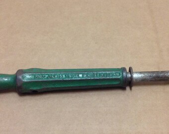 Rustic Green paint tool Jumbo Bridgeport Nail Puller USA iron woodworking Industrial repurpose upcycle old patina vintage hardware art metal