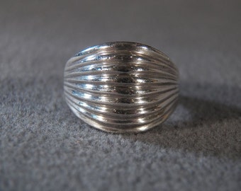 Vintage Sterling silver domed ribbed wide cigar band ring, Size 8