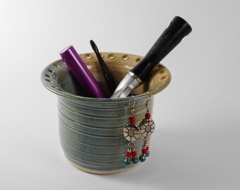 Earring organizer - earring stand - earring bowl - earring storage - jewelry holder O180