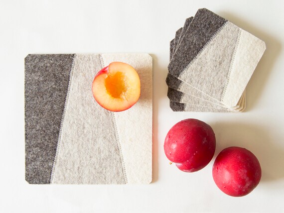 Felt trivet / light grey / square trivet / decorative mat / geometric / home decor / wool felt / handmade in Italy