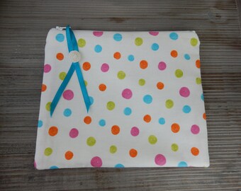 Convenient flat clutch with polka dots