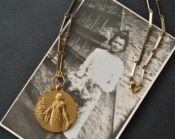 1920s Medal Pendant Necklace