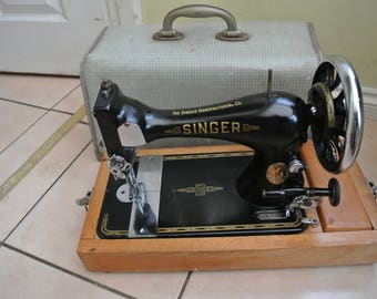 Singer 128 Vintage Sewing Machine