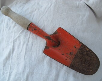 Vintage wood handled red garden trowel / red garden tool / garden shed decor