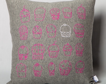Cushion in grey jersey Cupcakes for kids
