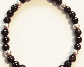 Bracelet made of Garnet and pearl beads