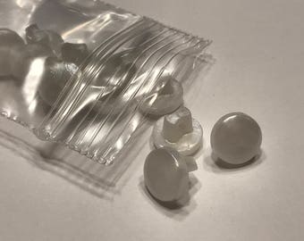12 small / tiny white vintage shank Buttons, 9 mm (37)