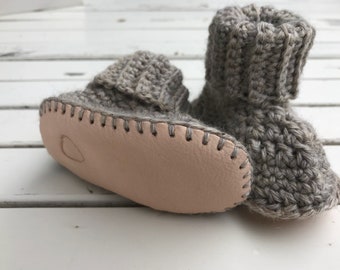 Baby booties, crib shoes, baby shoes, baby shower gift, crochet baby shoes, crochet baby booties, wool baby shoes, size 9-12 months