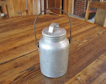 Lidded USA Aluminum Milk Cream Pail Bucket w Wire Bail Handle 8" 1950s Farmhouse Primitive