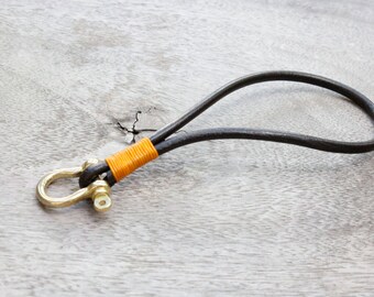 Leather Key Chain Bracelet Keychain Wrist Leather Bracelet Keyring Key Holder Leather Keychain Leather keyfob (MC-126)