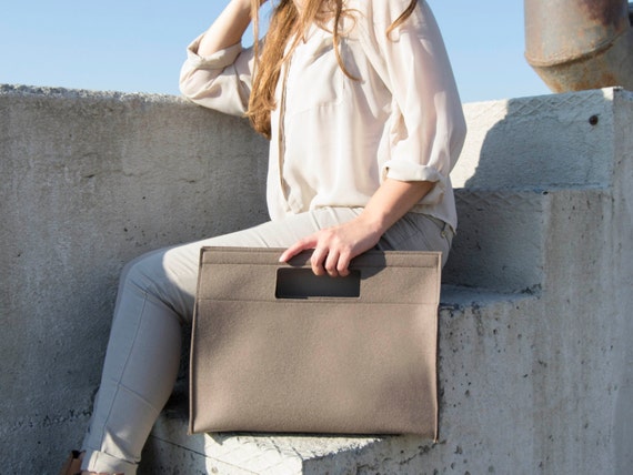 Wool Felt HANDBAG / taupe bag / taupe handbag / wool felt bag / minimalist bag / made in Italy