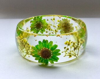 Green daisy bangle