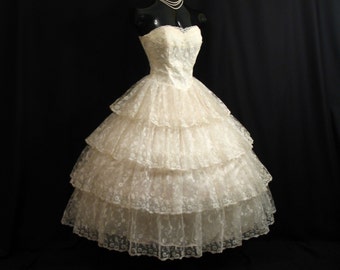 Vintage 1950's 50s STRAPLESS Bombshell Ivory Chantilly Lace Tulle Circle Skirt Party Prom Wedding DRESS Gown