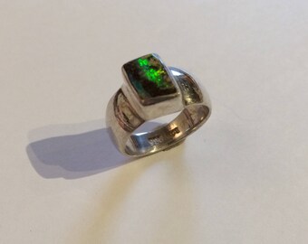 Ring in silver 925/-with Opal