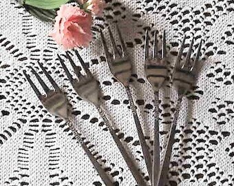 Set of 5 desert forks, Small Forks, English Steel, The Vintage Table, Cutlery, Vintage Party, Wedding Cutlery, Tableware, Table Accessories