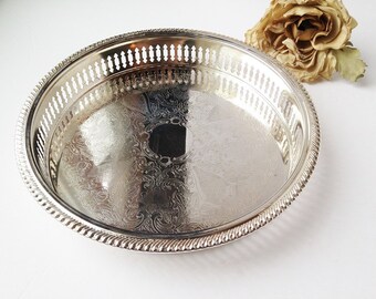 Vintage Round Silver Serving Tray / Silver Tray / Serving Tray / Silver Vanity Tray / Vintage Silver Tray / Vintage Tray / Round Tray