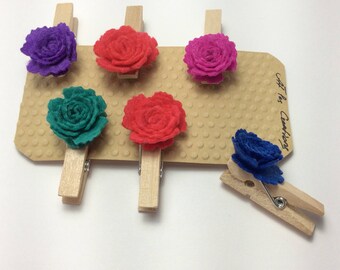 Wooden Pegs/Decorative Pegs with a felt roses/wood pegs with Rose felt