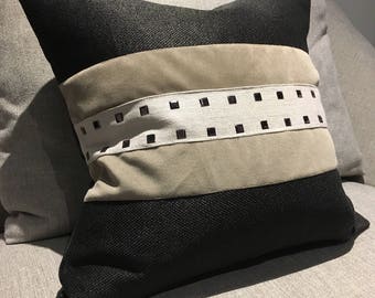 Design Pillow made of recycled fabrics