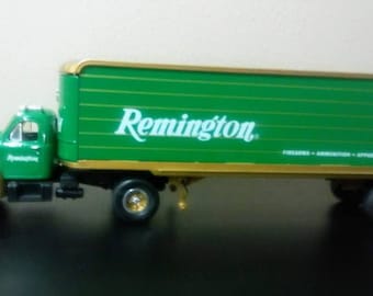Vintage Mack Truck/1960 Model B 61/Mack Tractor and Trailer/Remington 10 1292 Collectible Replica/scale 1/34 Model/1995 First Gear Tractor