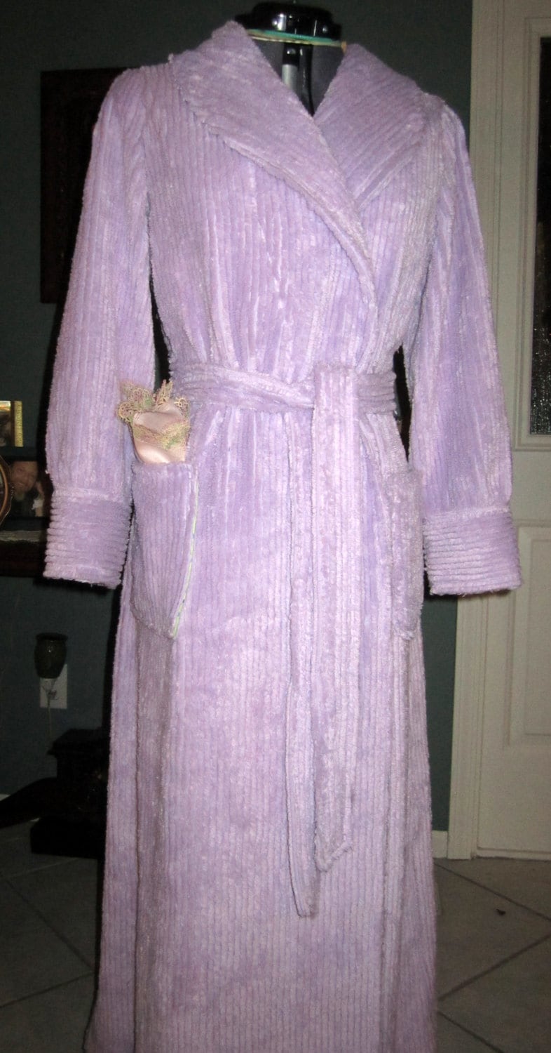 Item # 101/Retro Women's Chenille Bath Robe / USA Custom Handmade To Order
