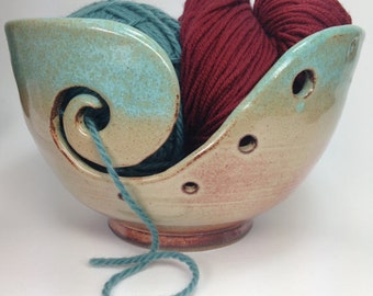 Knitting Bowl, Ceramic Yarn Bowl, Green Crochet Bowl, Yarn Holder, Gifts for Knitters, Clay Yarn Organizer, Pottery Yarn Bowl, MADE TO ORDER
