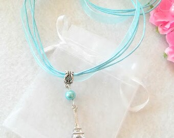 10 Eiffel tower Necklaces Party Favors. Fast shipping from USA. Perfect for a Paris party