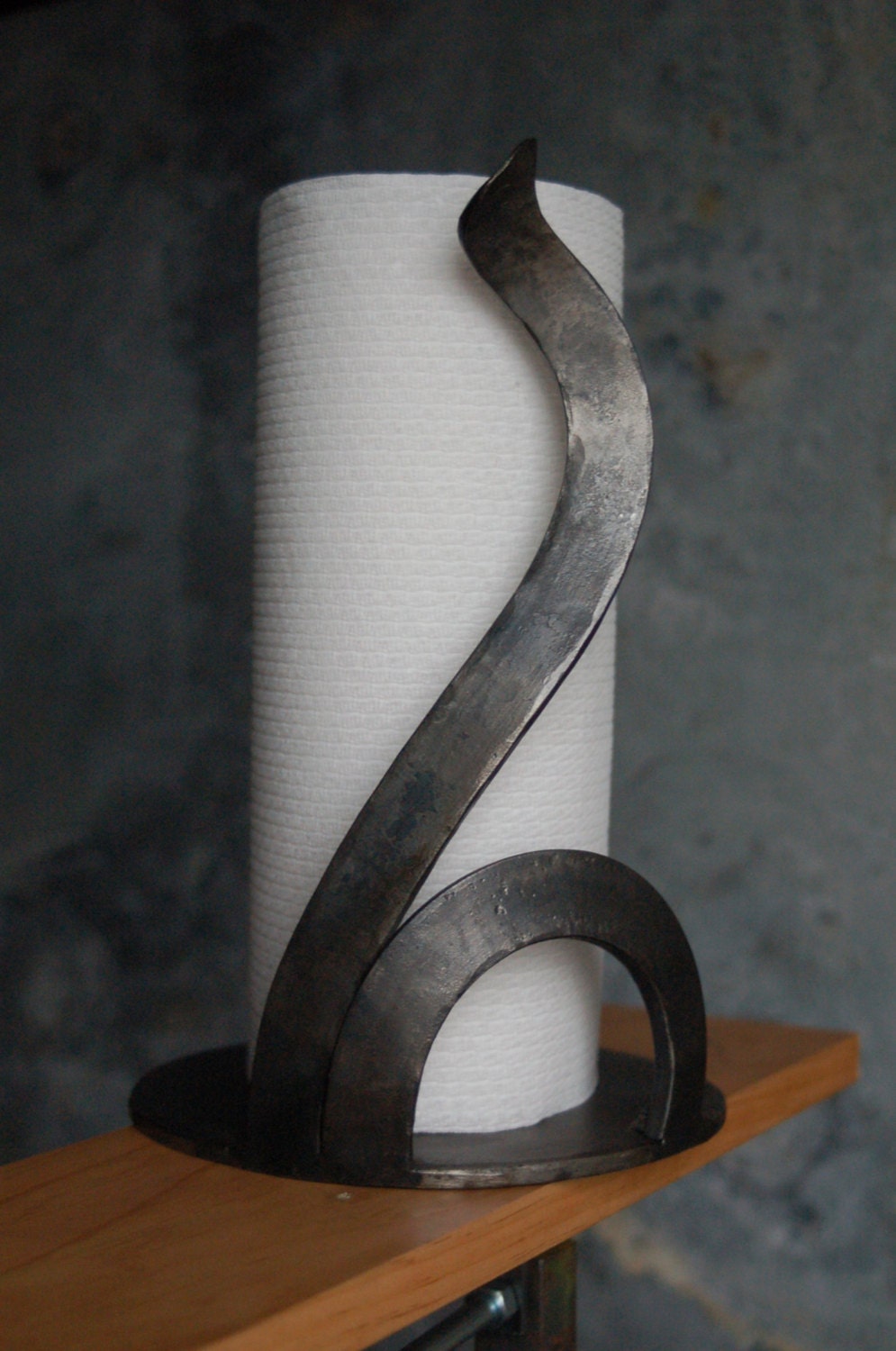 ðzoom. Modern Design Countertop Paper Towel Holder Hammered Metal ðzoom. modern design countertop paper towel holder hammered metal