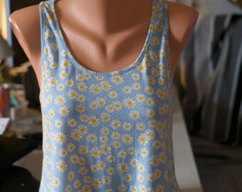 Summer Top frills ruffles Blue daisies m