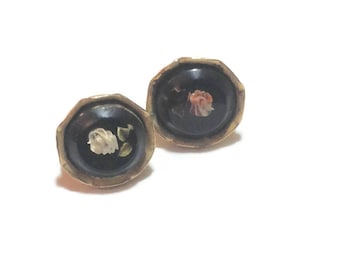 Vintage Rose Lucite Screw Back Earrings
