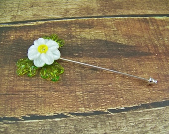 Daisy pin, shawl pin, sweater pin, hat pin, lapel pin, hair stick, boutonniere, lampwork pin, stick pin, boro glass flower, white daisy pin