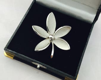 1960's Trifari Flower Brooch