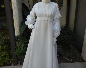 Vintage 1970's White Boho Chic Empire Waist Wedding Dress - Size 14