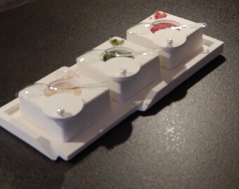 Salt and Gewürztray with white lid and button in pearl optics