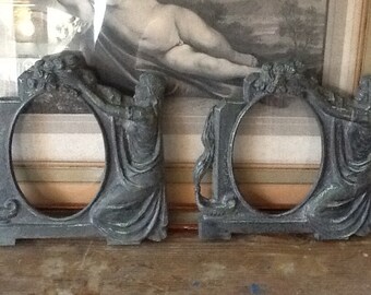 Set of 2 cast iron frame