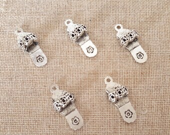 Flip Flop Charms x 5. Sandal Charms. Summer Beach Charms. 3D Charms. Antique Tibetan Silver Tone. UK Seller