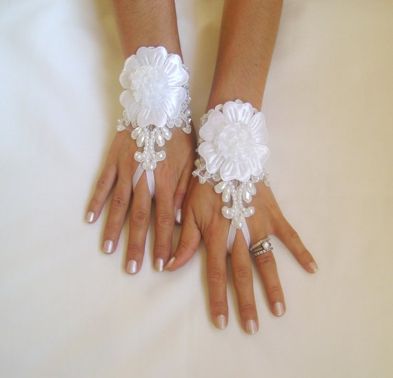 Unique Ivory and 3D white flower Wedding gloves bridal gauntlets adorned pearls and beads french lace 220