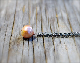 Baroque kasumi like pearl necklace. Large pink pearl pendant Wrinkled peach pearl necklace on oxidized sterling silver chain - MADE TO ORDER