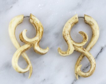 Floral Twist Stained Bone Fake Plugs / Gauges
