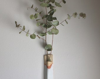 Single Stem Wall Pocket